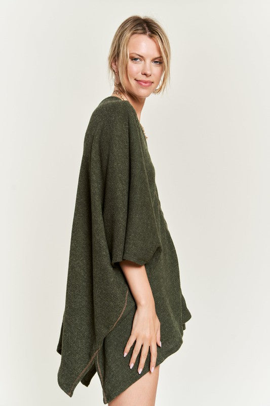 TOP PONCHO CON CUELLO EN V