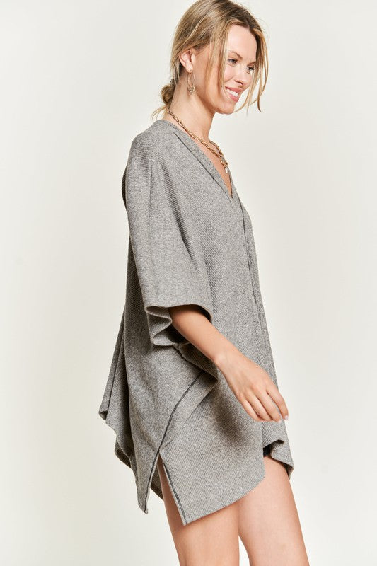 TOP PONCHO CON CUELLO EN V