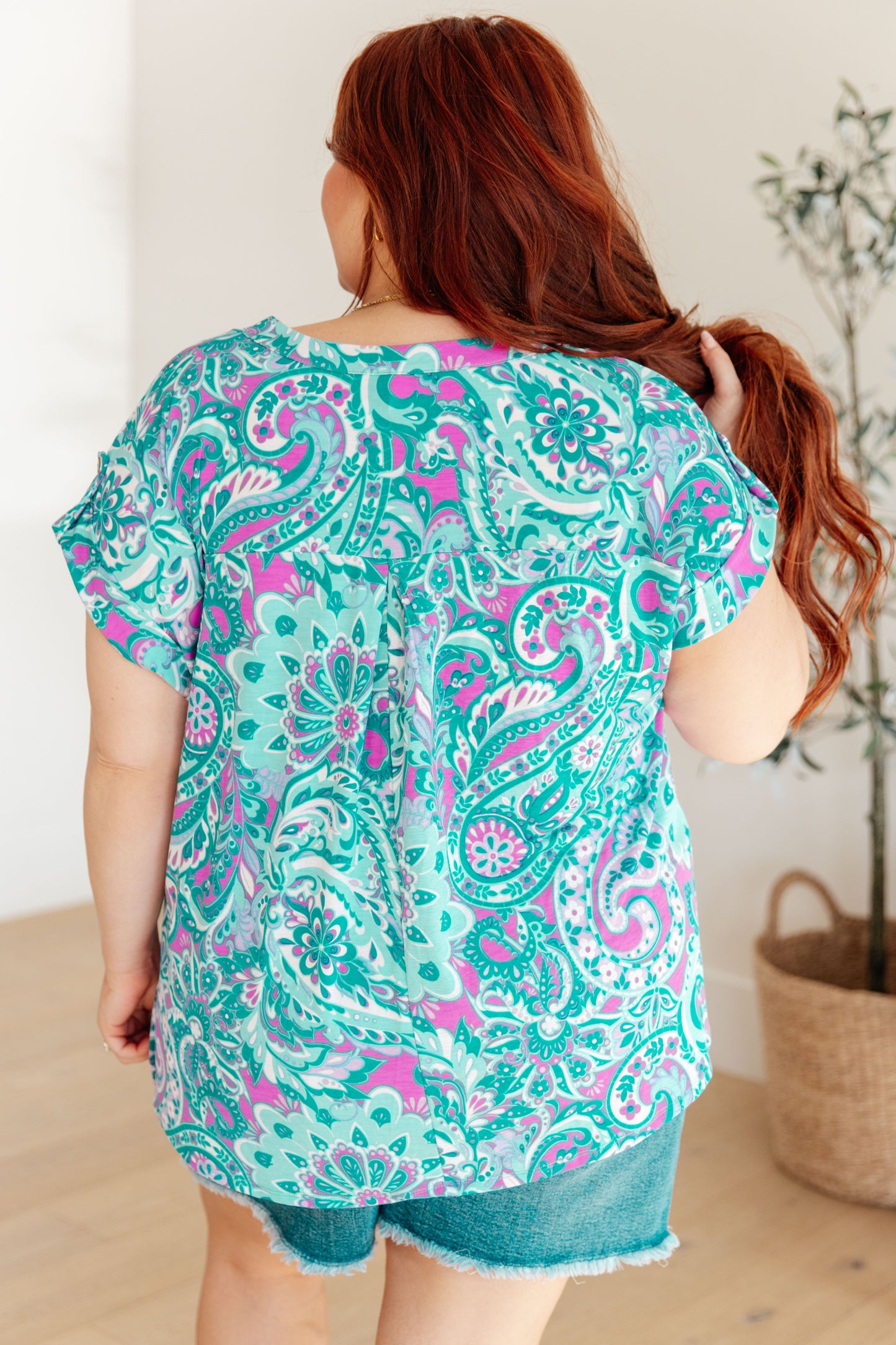 Top con mangas japonesas Lizzy en cachemira magenta y verde azulado