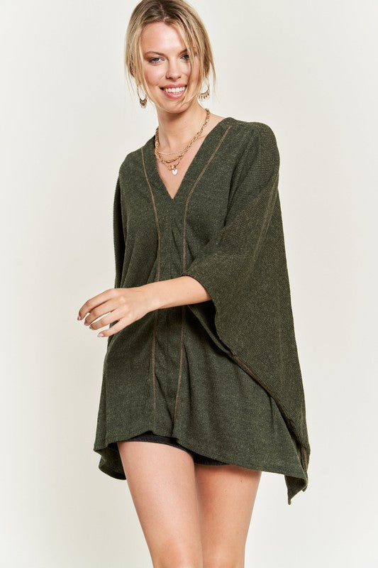 TOP PONCHO CON CUELLO EN V