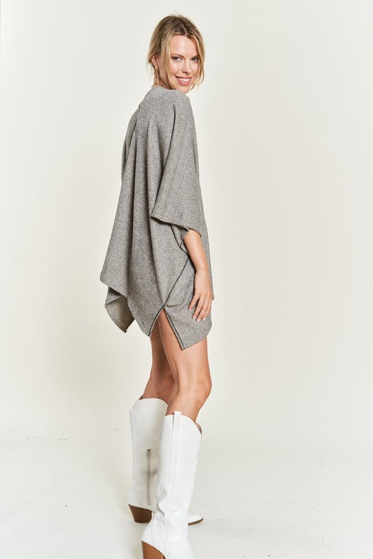 TOP PONCHO CON CUELLO EN V