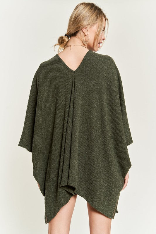 TOP PONCHO CON CUELLO EN V