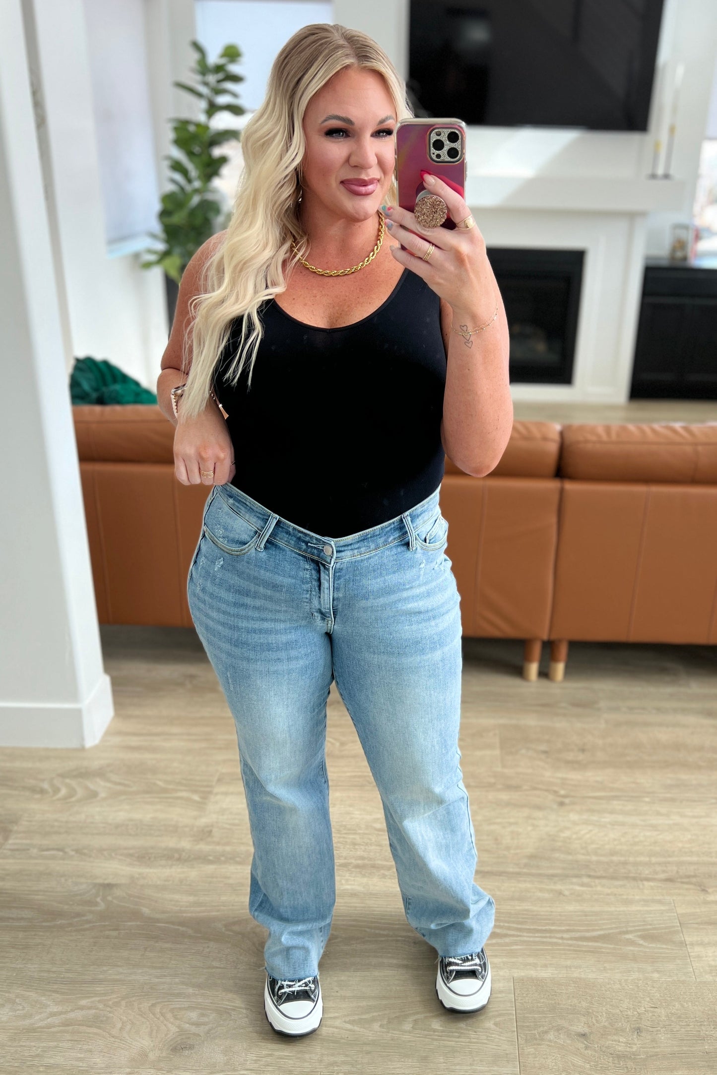 Mildred High Rise V Front Waistband Straight Jeans - Dahlia Boutique