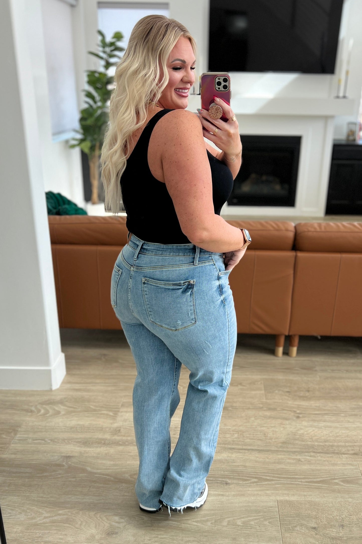 Mildred High Rise V Front Waistband Straight Jeans - Dahlia Boutique