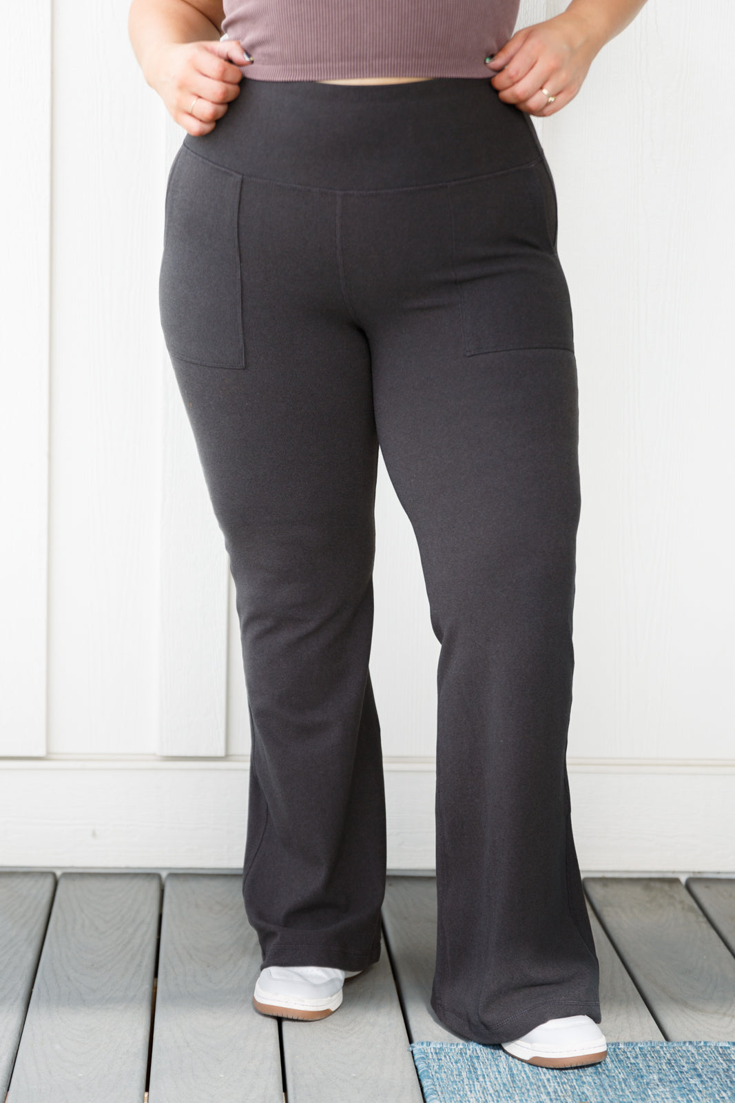 ¿Dónde estás? Leggings acampanados en negro