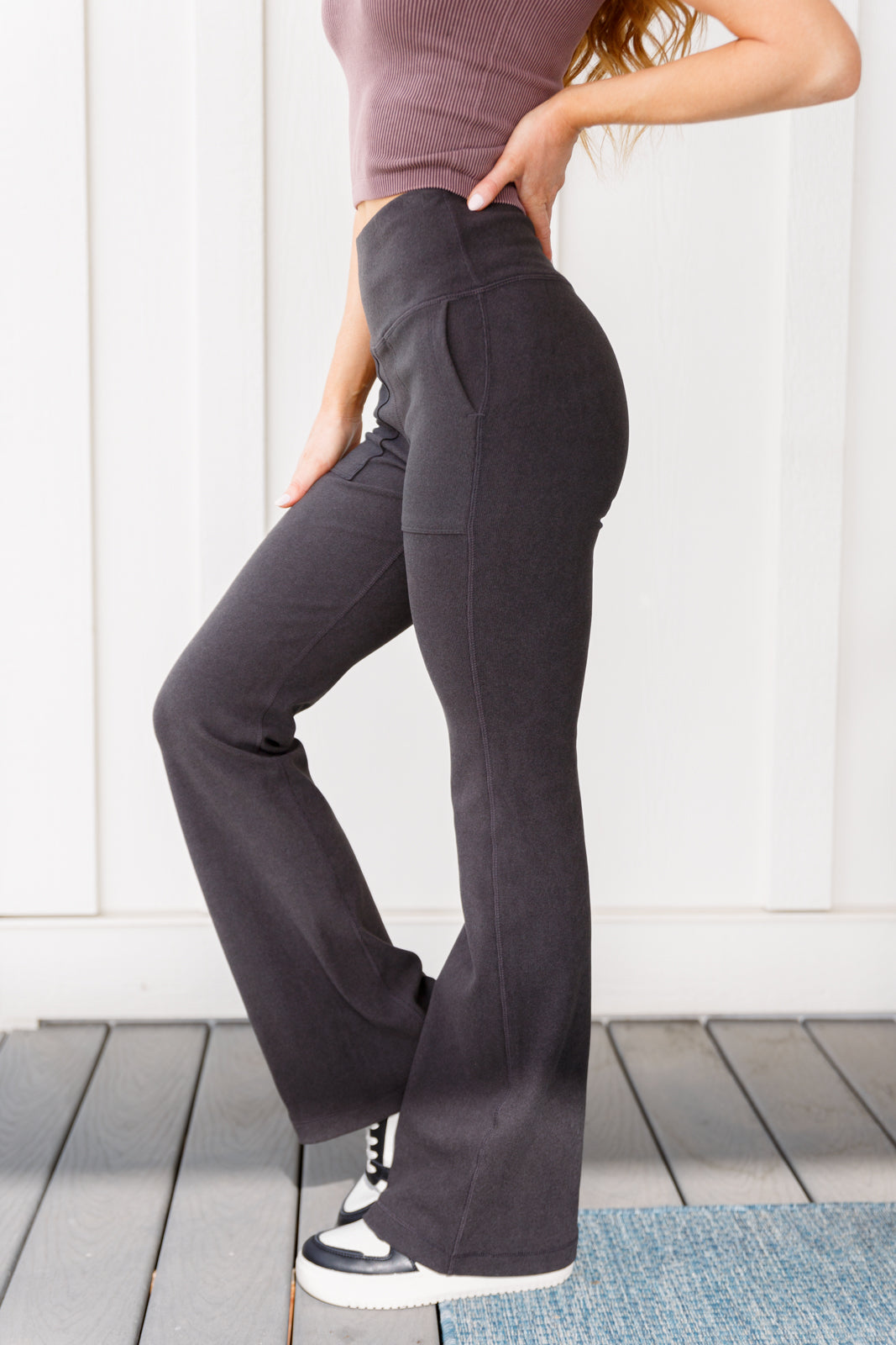 ¿Dónde estás? Leggings acampanados en negro