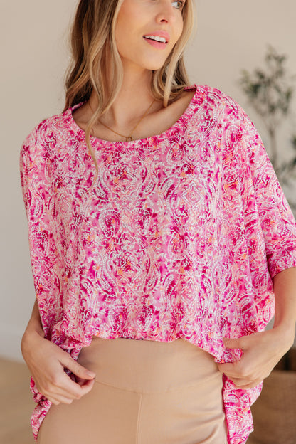 Blusa Essential en Paisley Fucsia y Blanco