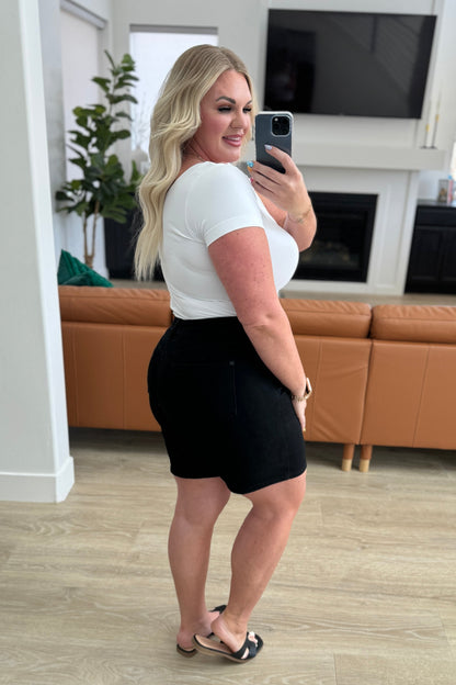 Pantalones cortos negros con parte superior control y tiro alto con puños Ava
