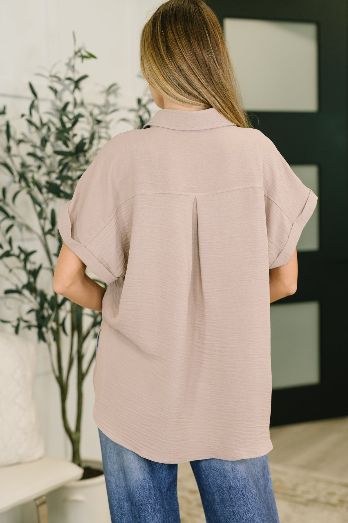 Keep Up Collared Button Down in Ash Mocha
