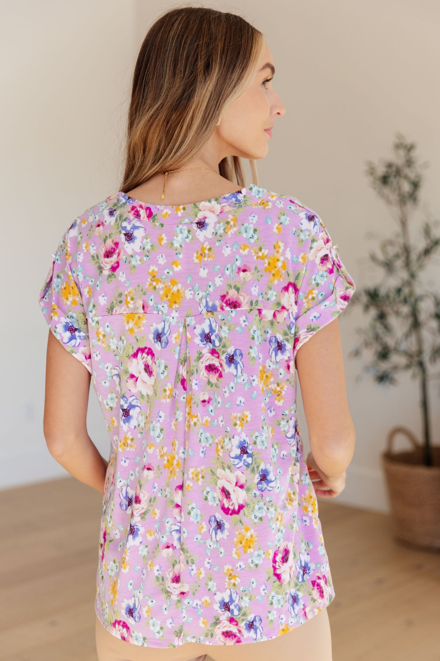 Top con mangas japonesas Lizzy en color lavanda y magenta floral