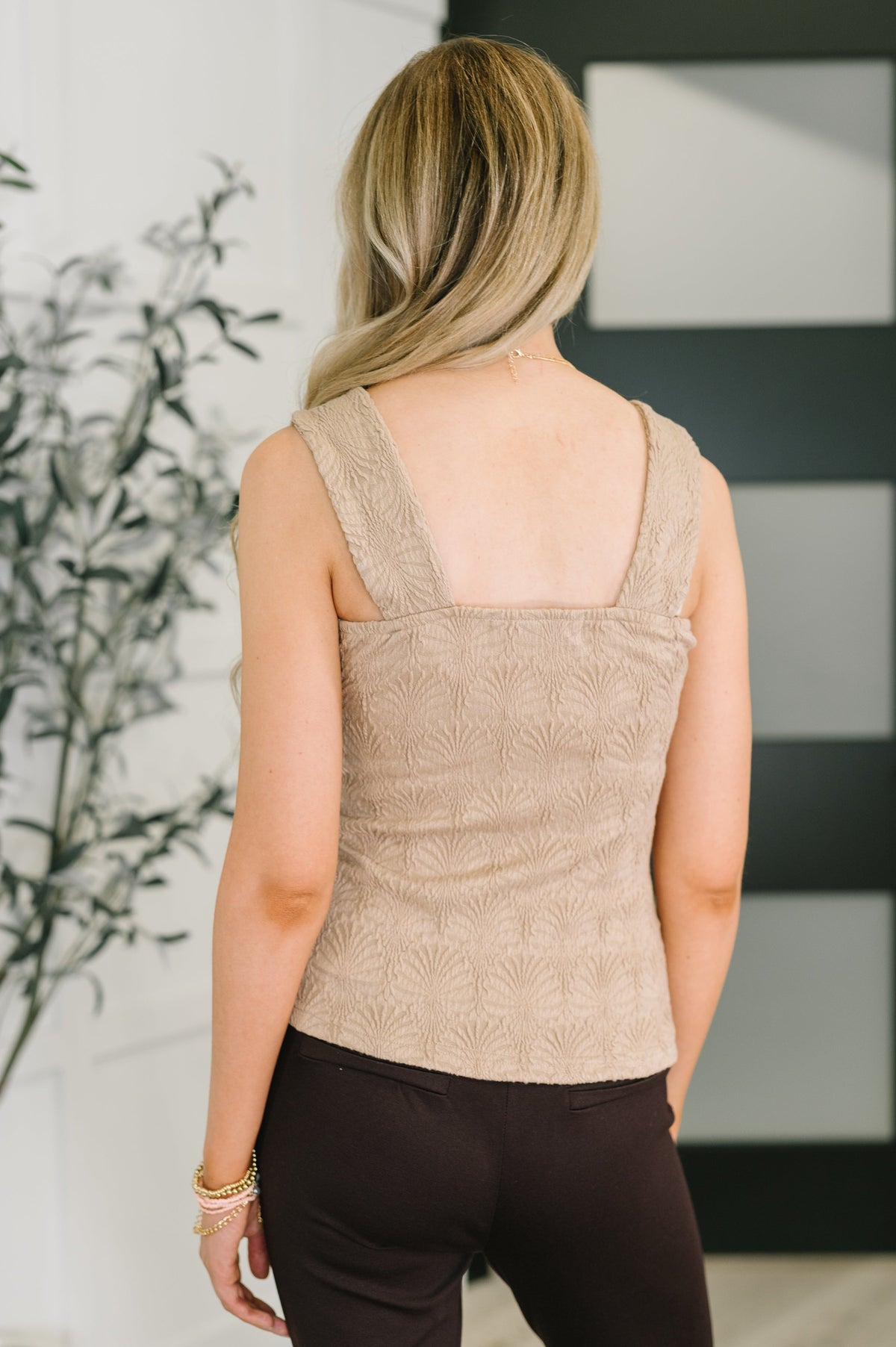 Smokey Fleur Floral Jaquard Tank