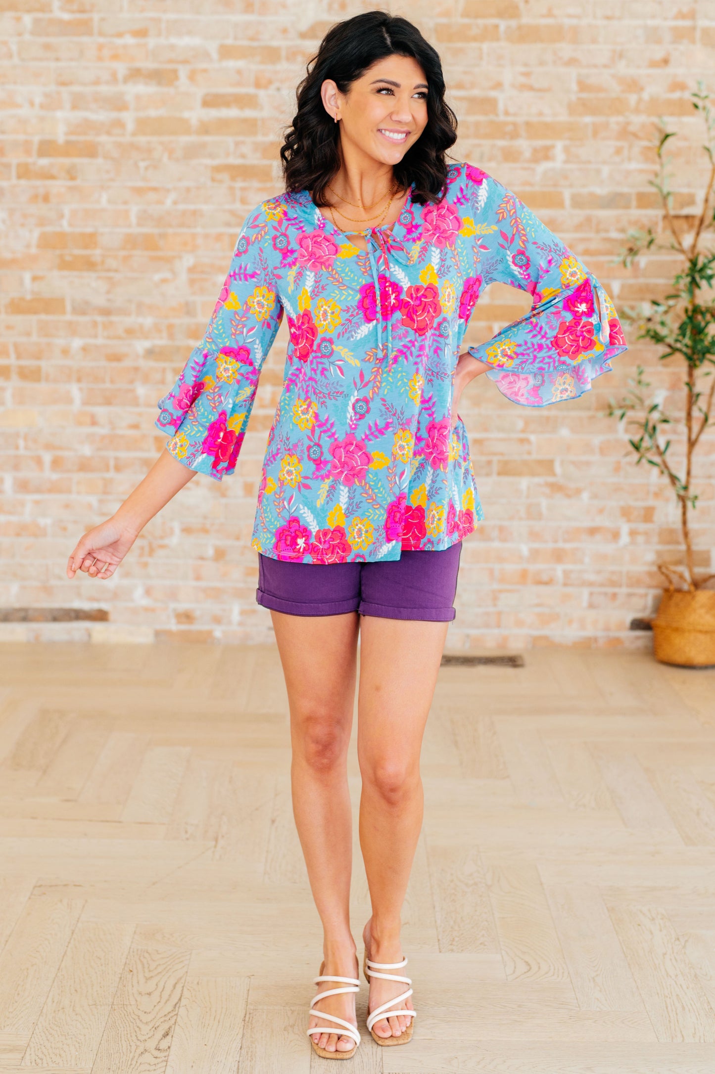 Top con mangas acampanadas de Willow en estampado floral azul brillante