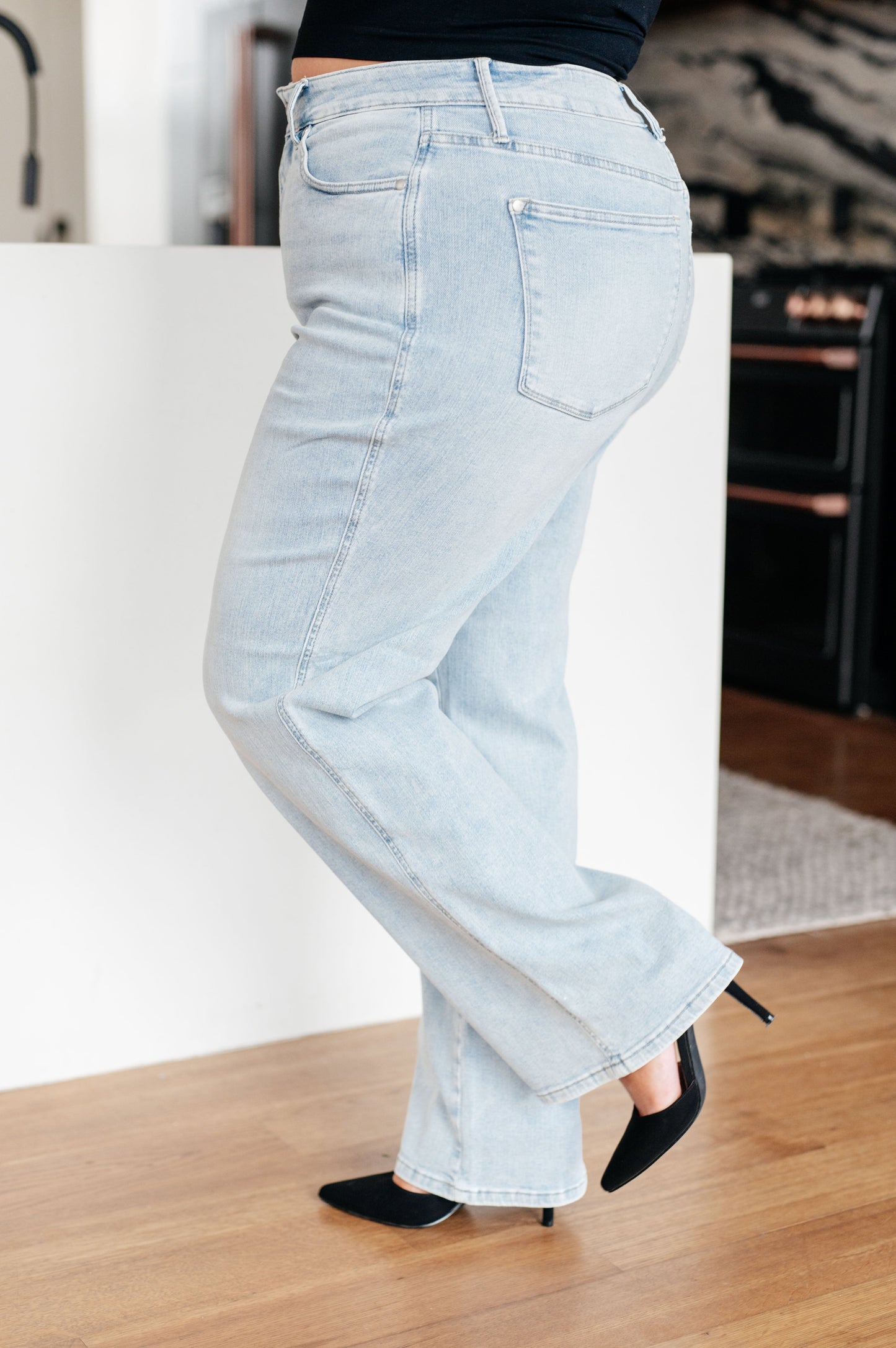 Brooke High Rise Control Top Vintage Wash Straight Jeans - Dahlia Boutique