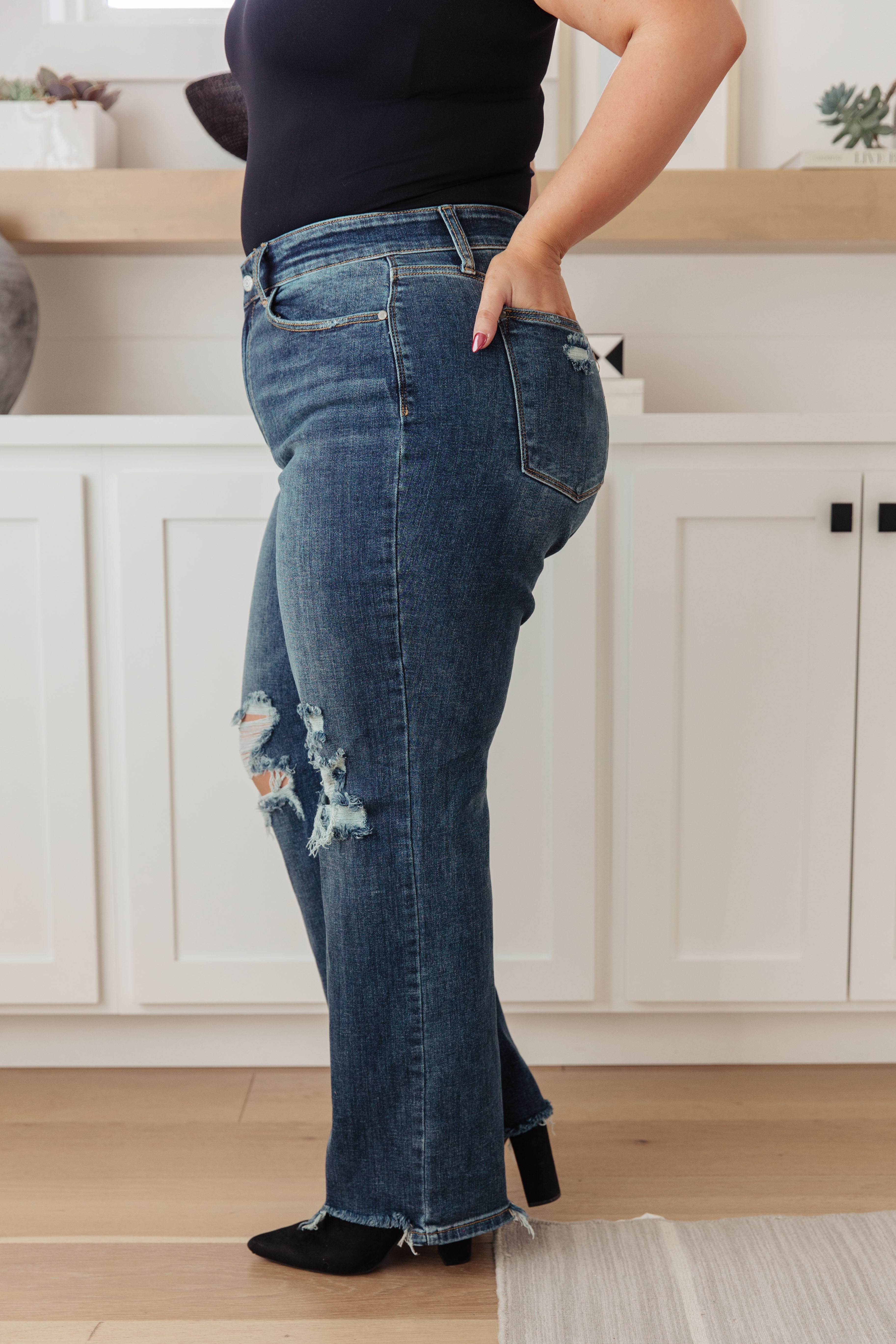 Rose High Rise 90's Straight Jeans in Dark Wash - Dahlia Boutique