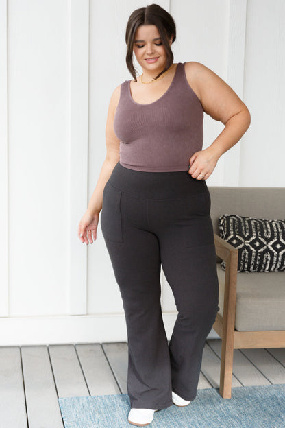 ¿Dónde estás? Leggings acampanados en negro